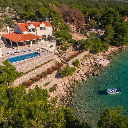 Luxury Villa Kate - In Lucice Bay With Turquoise Sea, Amazing Seaviews, And Heated Pool Милна Екстериор снимка