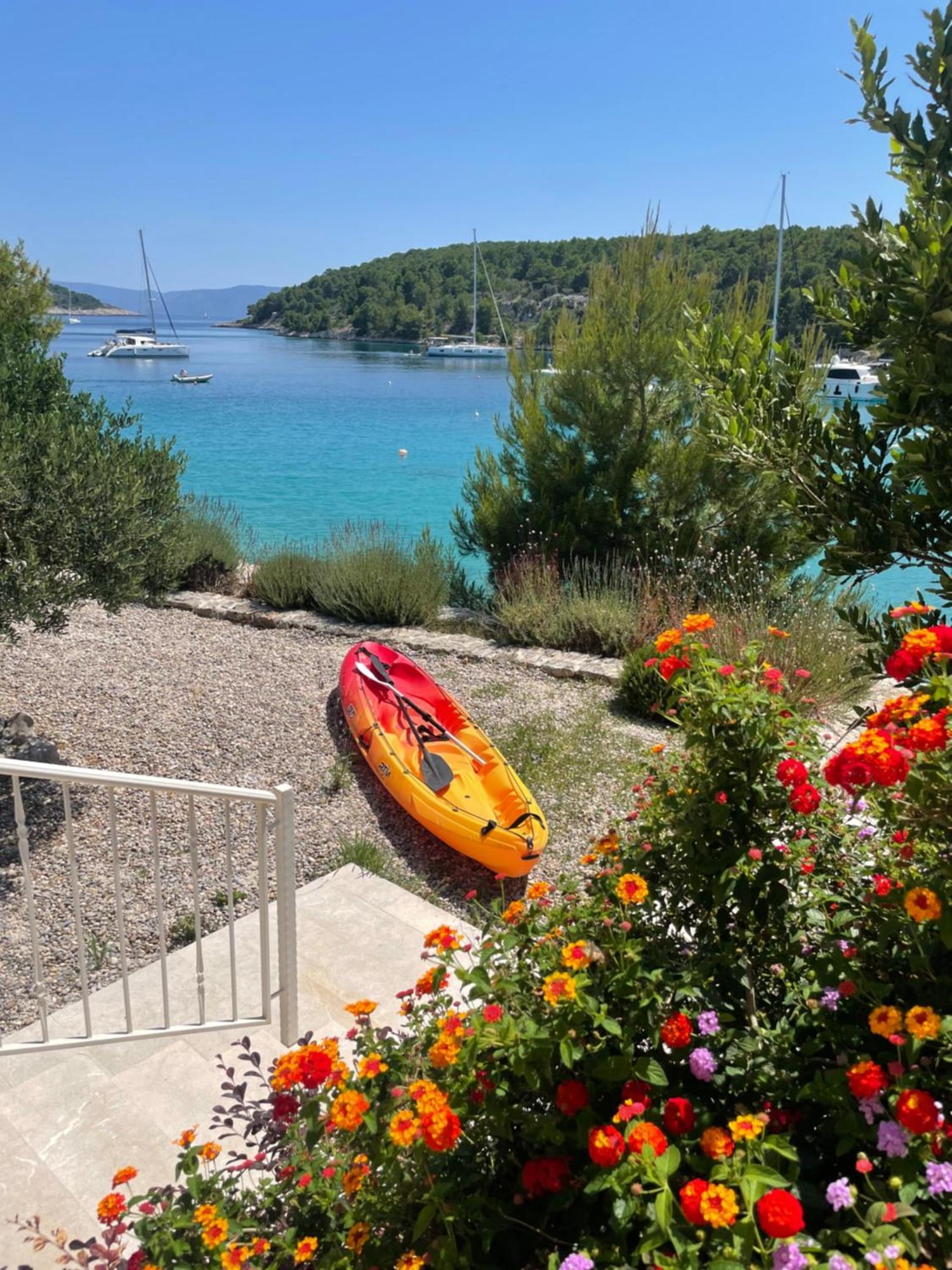 Luxury Villa Kate - In Lucice Bay With Turquoise Sea, Amazing Seaviews, And Heated Pool Милна Екстериор снимка