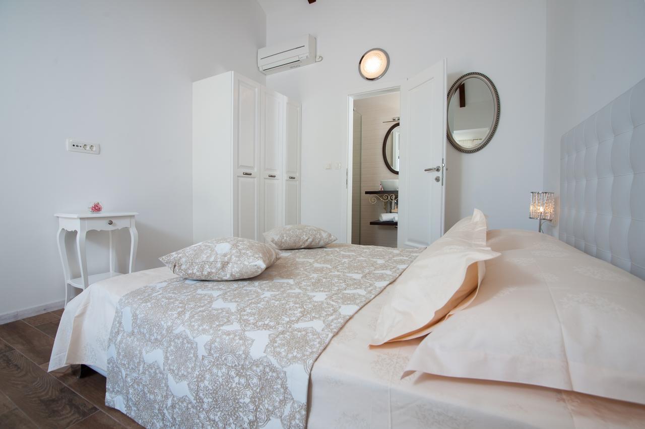 Luxury Villa Kate - In Lucice Bay With Turquoise Sea, Amazing Seaviews, And Heated Pool Милна Екстериор снимка