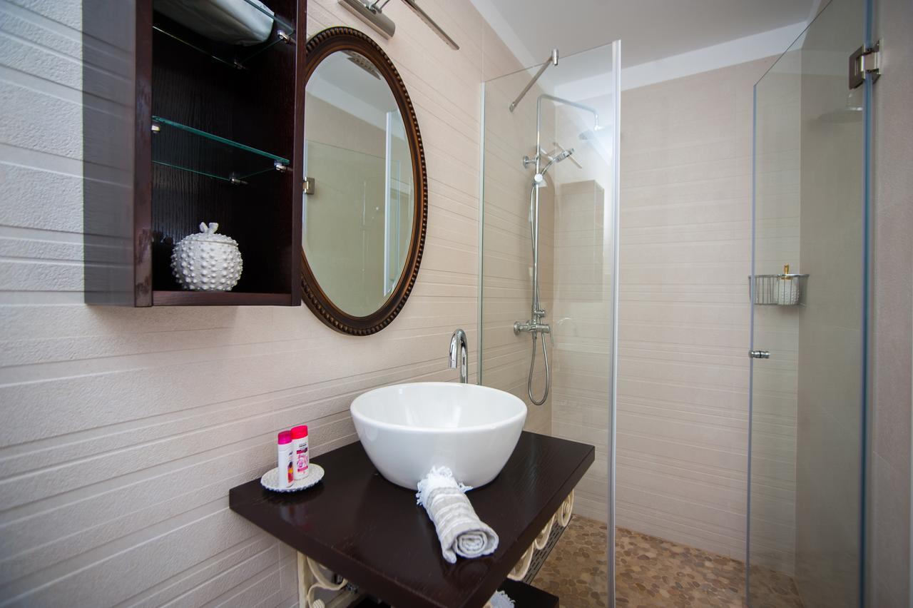 Luxury Villa Kate - In Lucice Bay With Turquoise Sea, Amazing Seaviews, And Heated Pool Милна Екстериор снимка