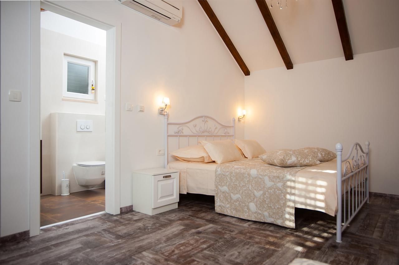 Luxury Villa Kate - In Lucice Bay With Turquoise Sea, Amazing Seaviews, And Heated Pool Милна Екстериор снимка