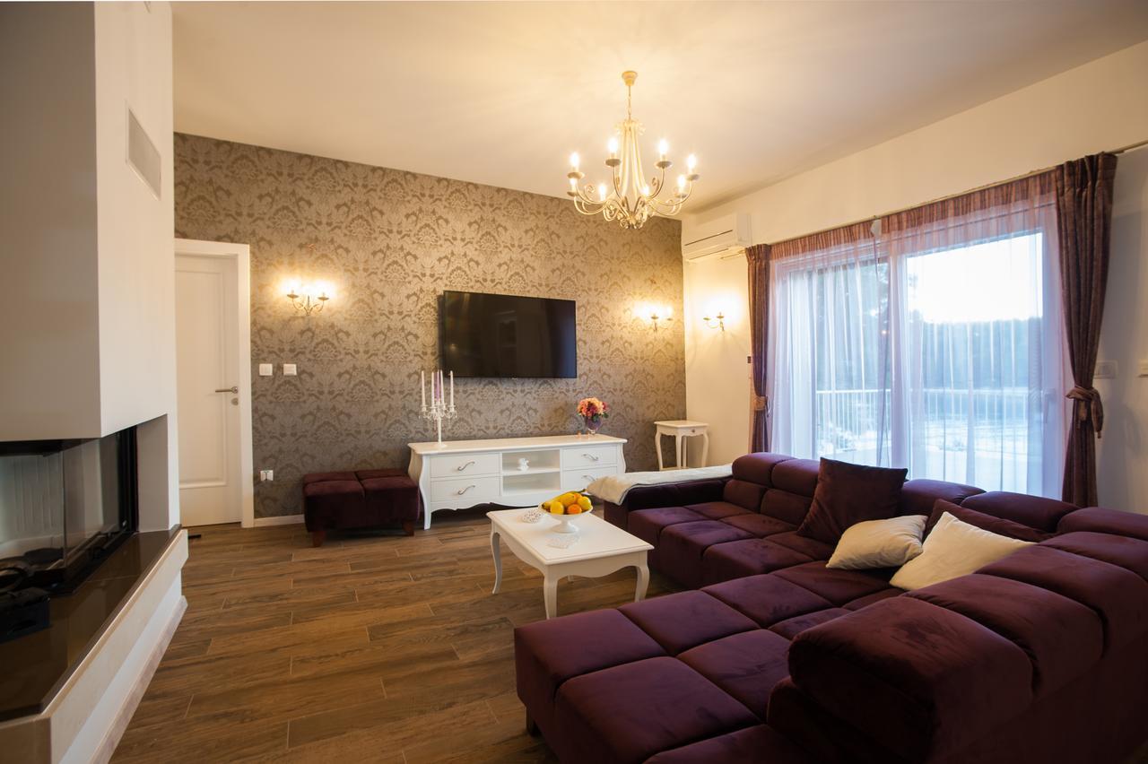 Luxury Villa Kate - In Lucice Bay With Turquoise Sea, Amazing Seaviews, And Heated Pool Милна Екстериор снимка