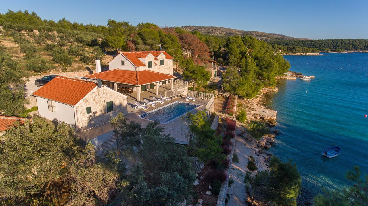 Luxury Villa Kate - In Lucice Bay With Turquoise Sea, Amazing Seaviews, And Heated Pool Милна Екстериор снимка