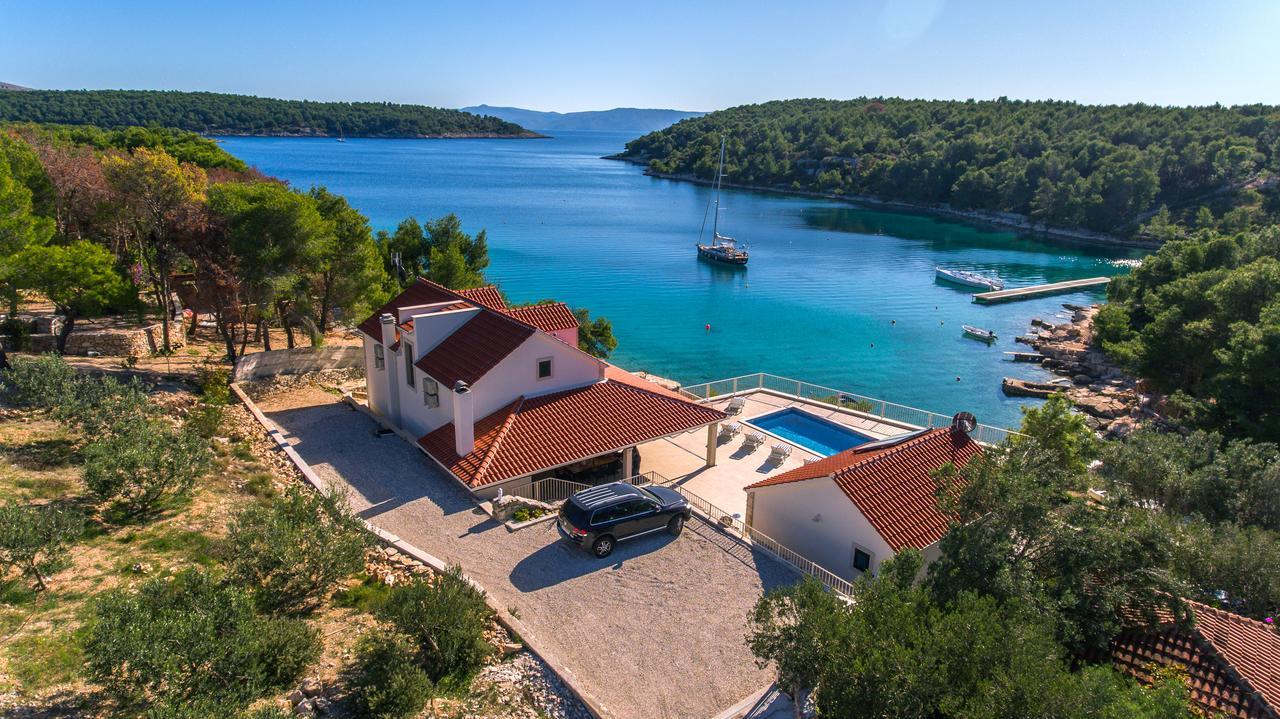 Luxury Villa Kate - In Lucice Bay With Turquoise Sea, Amazing Seaviews, And Heated Pool Милна Екстериор снимка