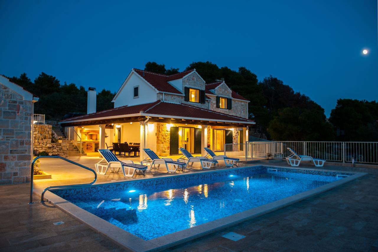 Luxury Villa Kate - In Lucice Bay With Turquoise Sea, Amazing Seaviews, And Heated Pool Милна Екстериор снимка