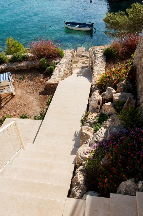 Luxury Villa Kate - In Lucice Bay With Turquoise Sea, Amazing Seaviews, And Heated Pool Милна Екстериор снимка