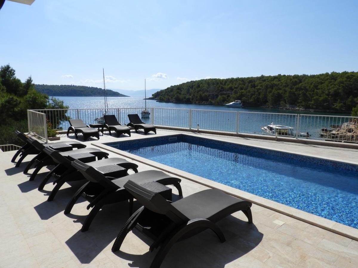 Luxury Villa Kate - In Lucice Bay With Turquoise Sea, Amazing Seaviews, And Heated Pool Милна Екстериор снимка