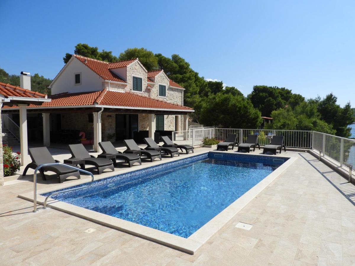 Luxury Villa Kate - In Lucice Bay With Turquoise Sea, Amazing Seaviews, And Heated Pool Милна Екстериор снимка
